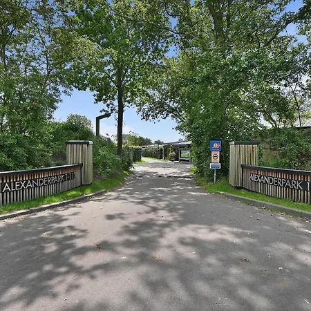 Alexanderpark 44 - Not Intended For Company Or Work-related Nyaraló *